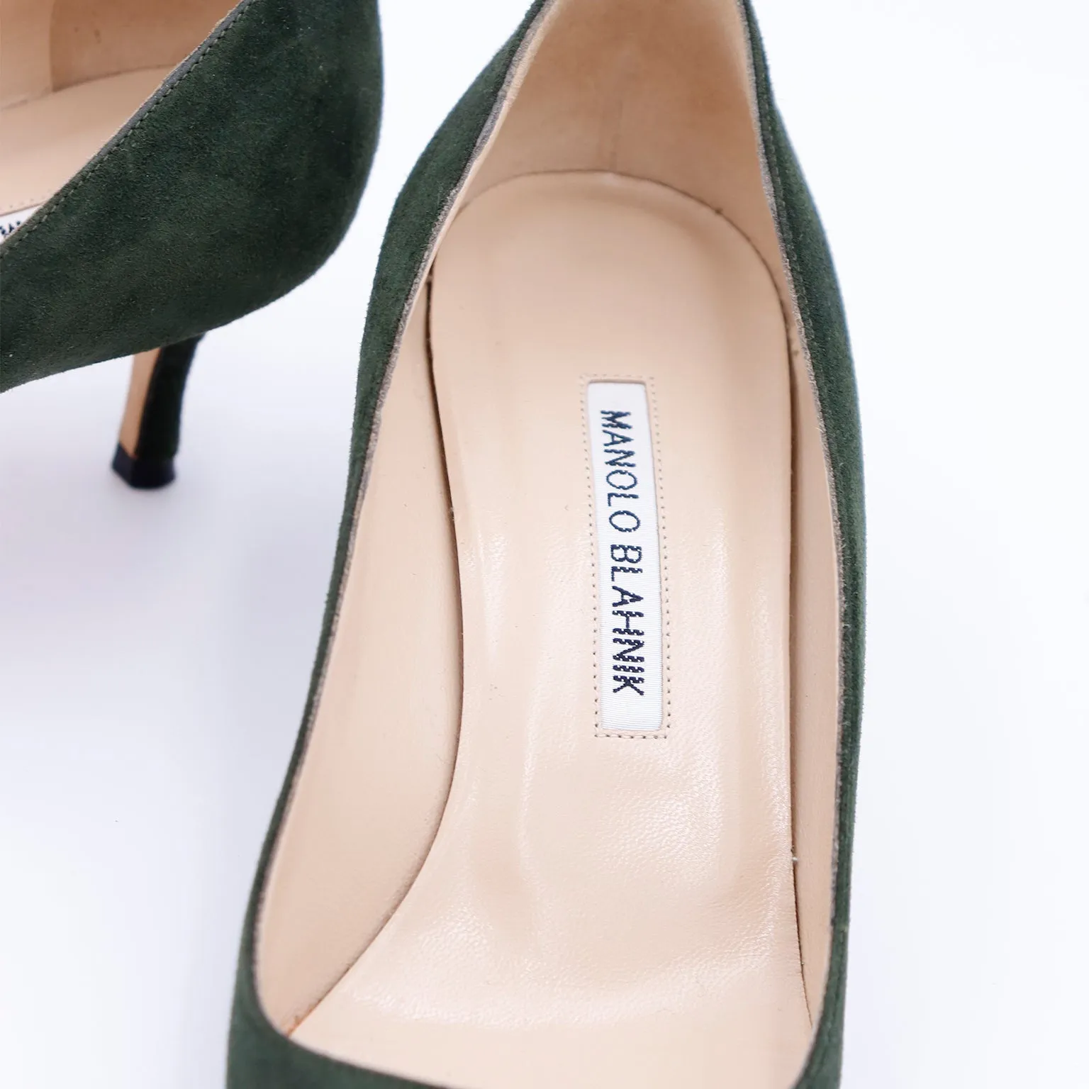 1990s Manolo Blahnik Green Suede Kitten Heel Pumps Shoes