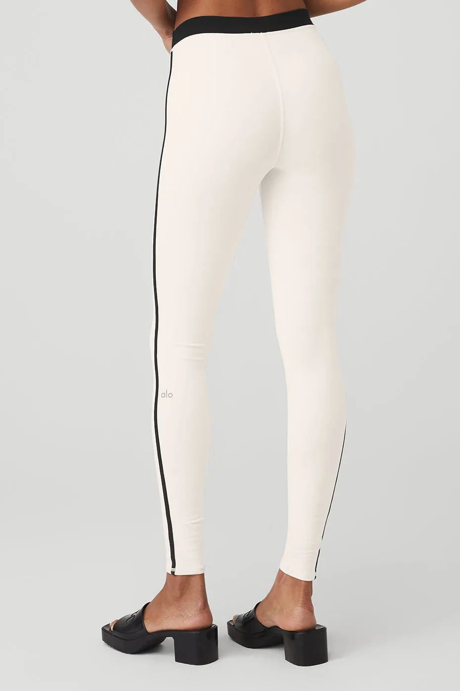 Airbrush High-Waist Stream Lined Legging - Ivory/Black