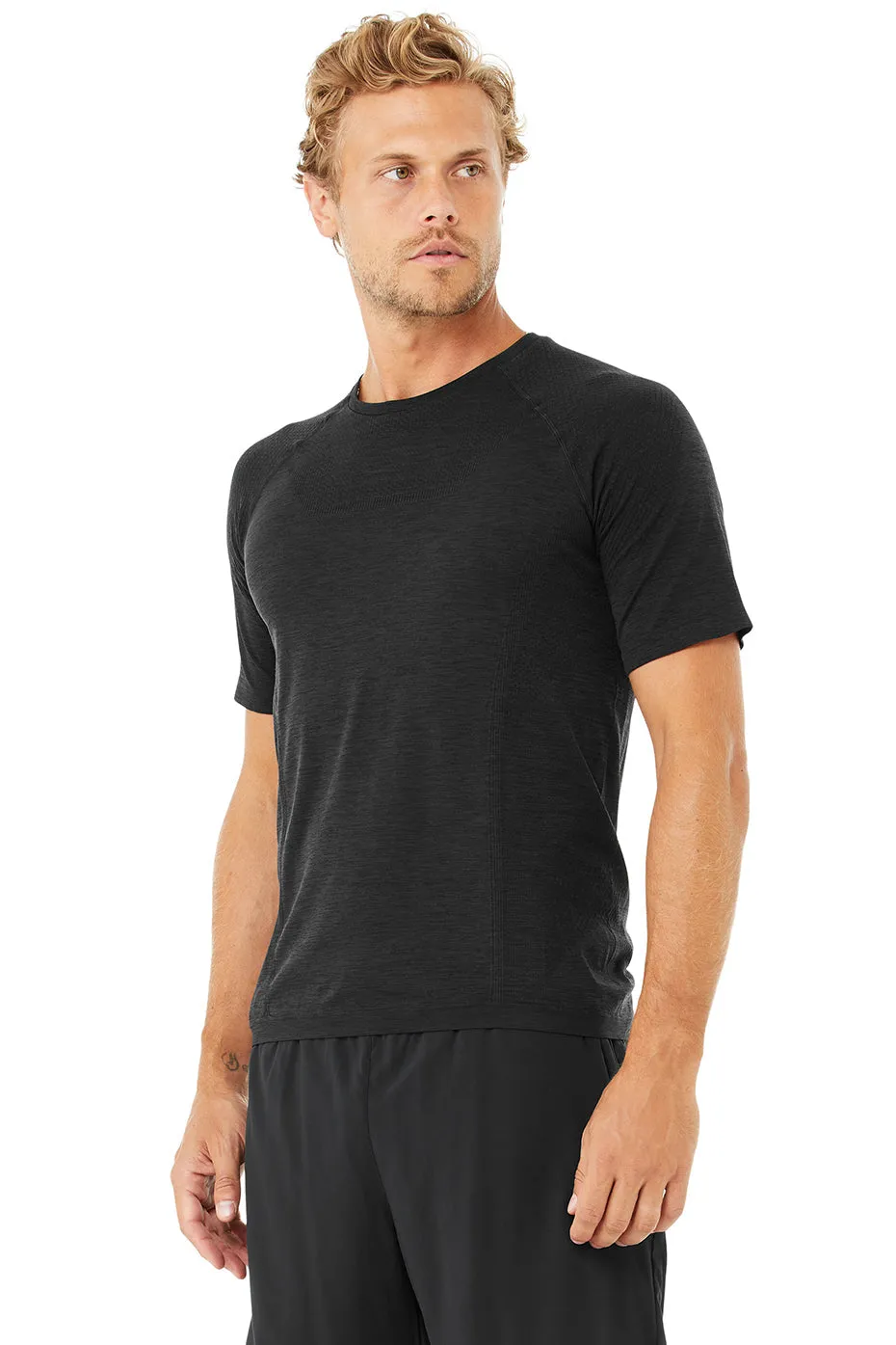 Amplify Seamless Short Sleeve Tee - Black