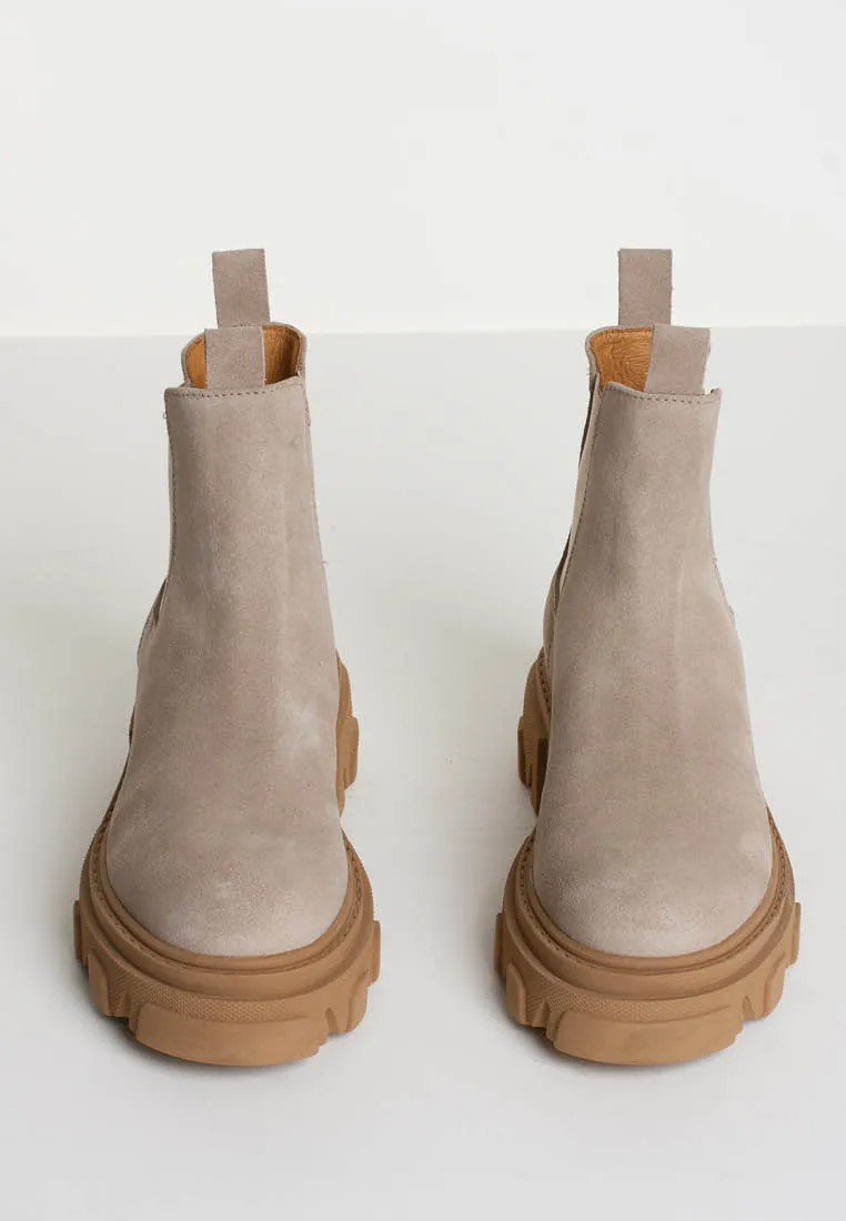 Asta Sand Suede Chelsea Boots