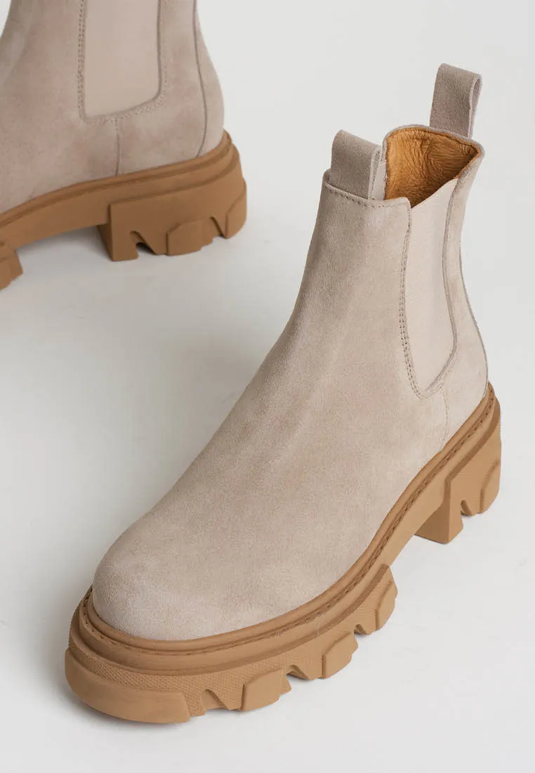 Asta Sand Suede Chelsea Boots