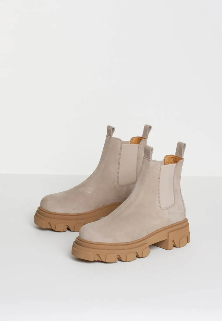 Asta Sand Suede Chelsea Boots