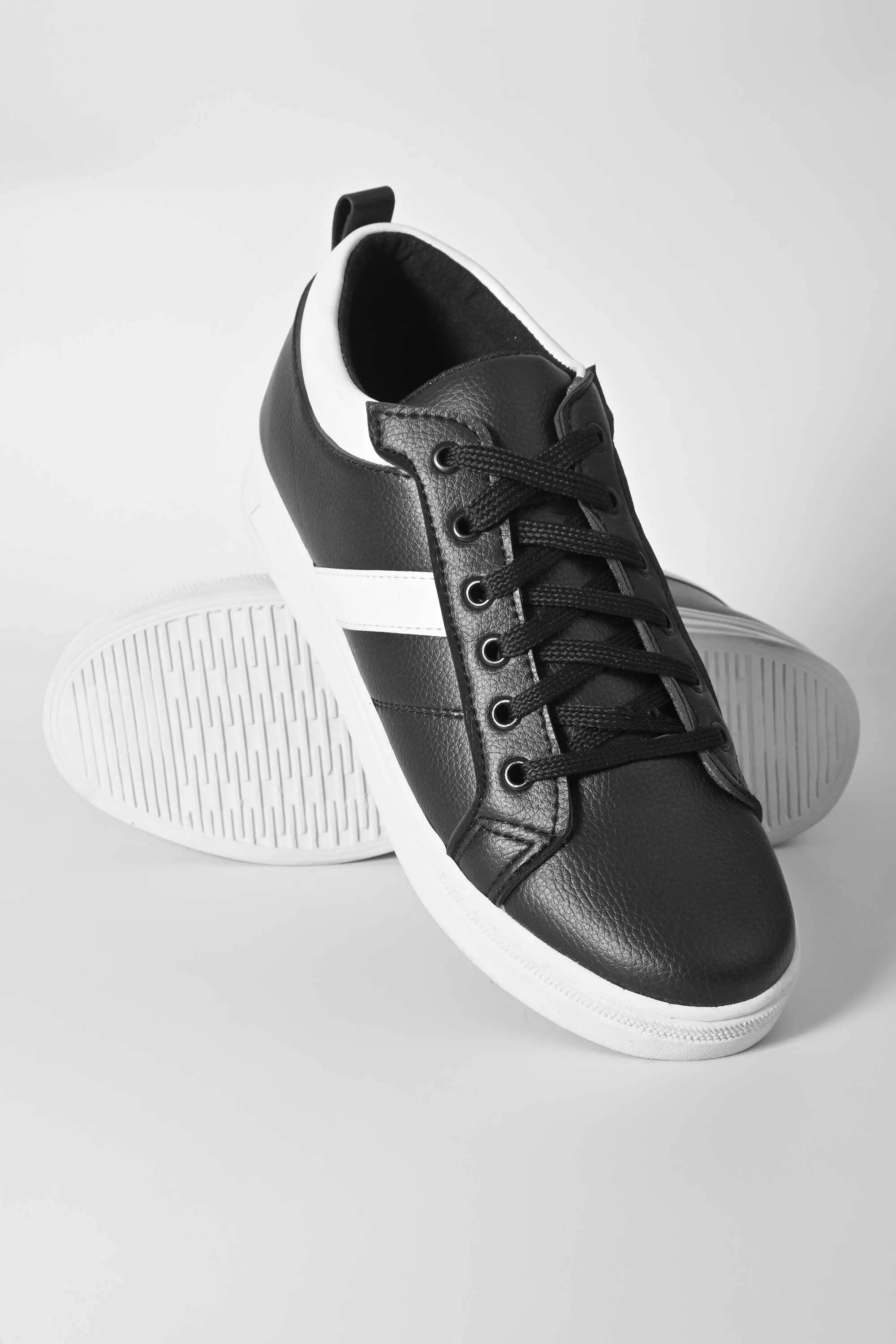 Black Camel Men's Classic Leather Sneakers