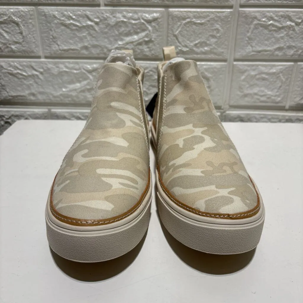 Camo Bryce Canvas Sneakers NWT