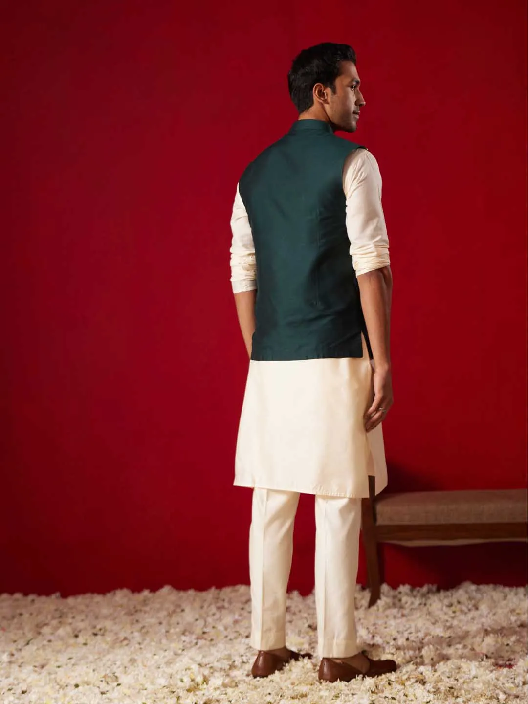 VASTRAMAY Green Leaf Motif Kurta Set