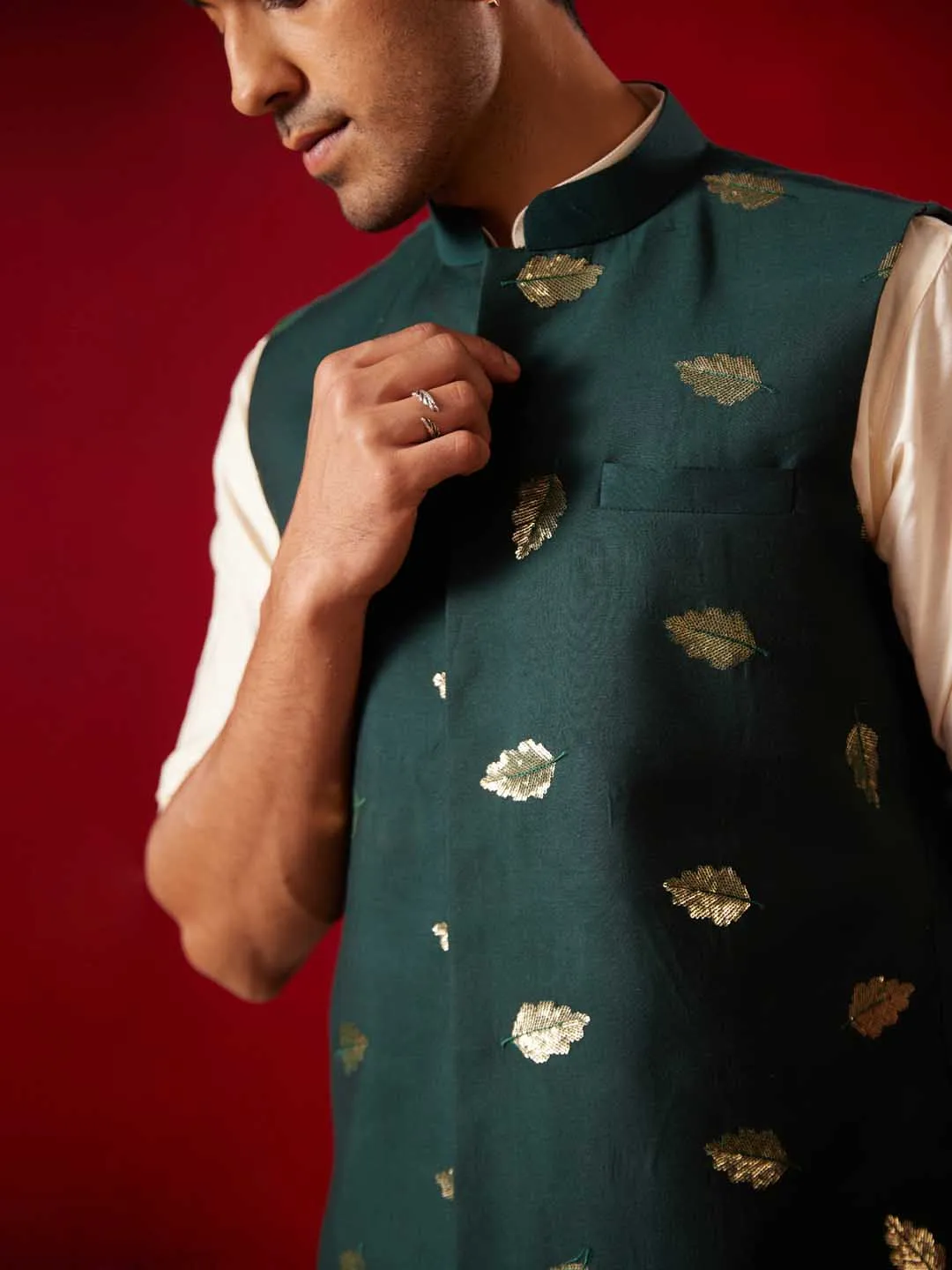 VASTRAMAY Green Leaf Motif Kurta Set