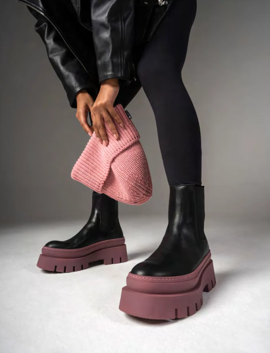 Vitello Black Fuchsia Chelsea Boots